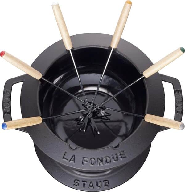 STAUB Service à Fondue en Fonte, avec 6 Fourchettes à Fondue, pour Fondue Savoyarde, Bourguignonne et au Chocolat, Ø 18 cm, Noir Mat