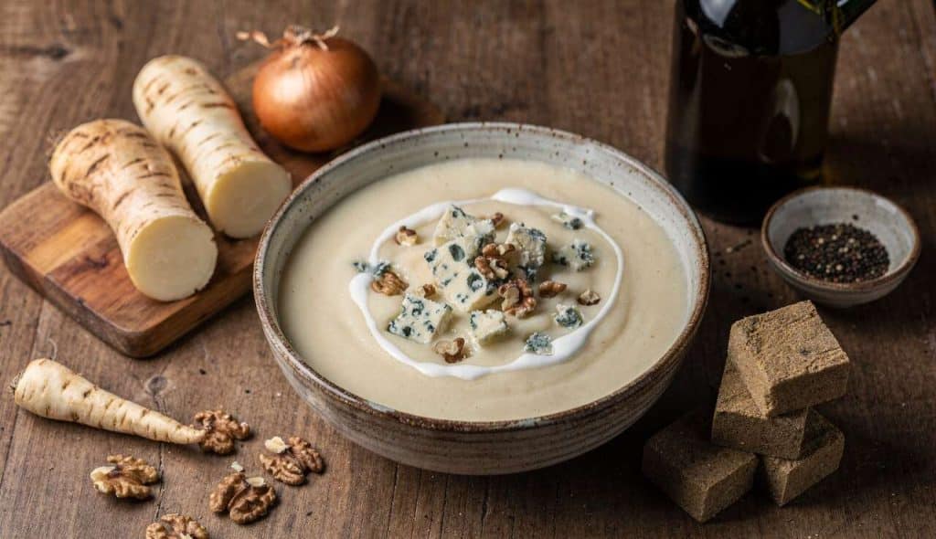 Velouté de panais à la crème de bleu : recette gourmande