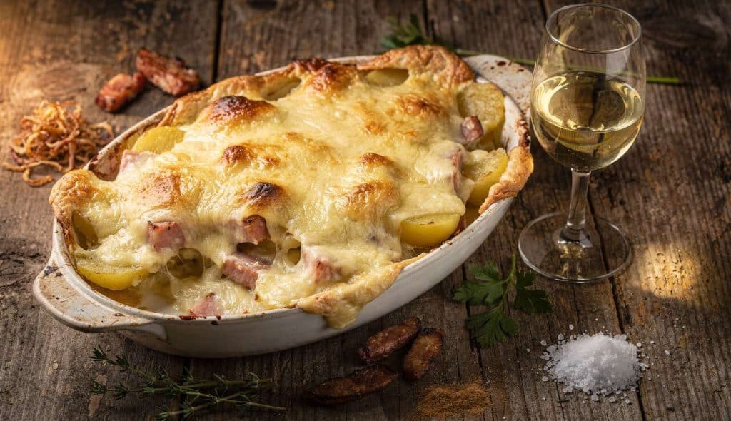 Tartiflette fondante au micro-ondes : recette rapide et savoureuse