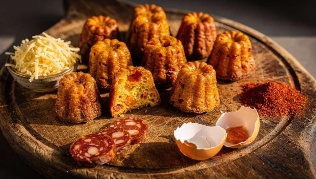 Cannelés salés au Beaufort et chorizo : la recette savoureuse