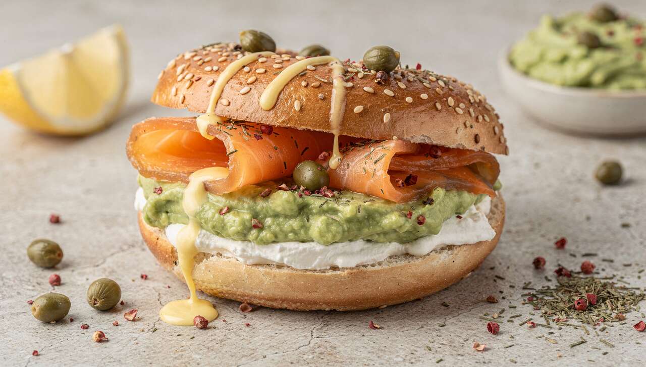 Bagel saumon-avocat : recette gourmande et facile