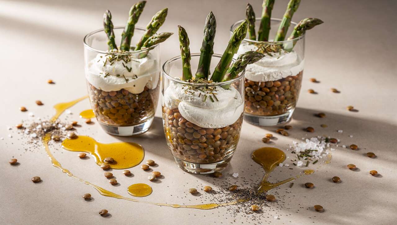 Verrines aux lentilles, asperges et fromage frais : recette savoureuse