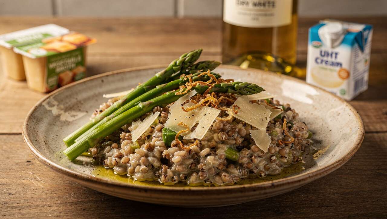 Risotto de sarrasin aux asperges et Gouda : recette savoureuse