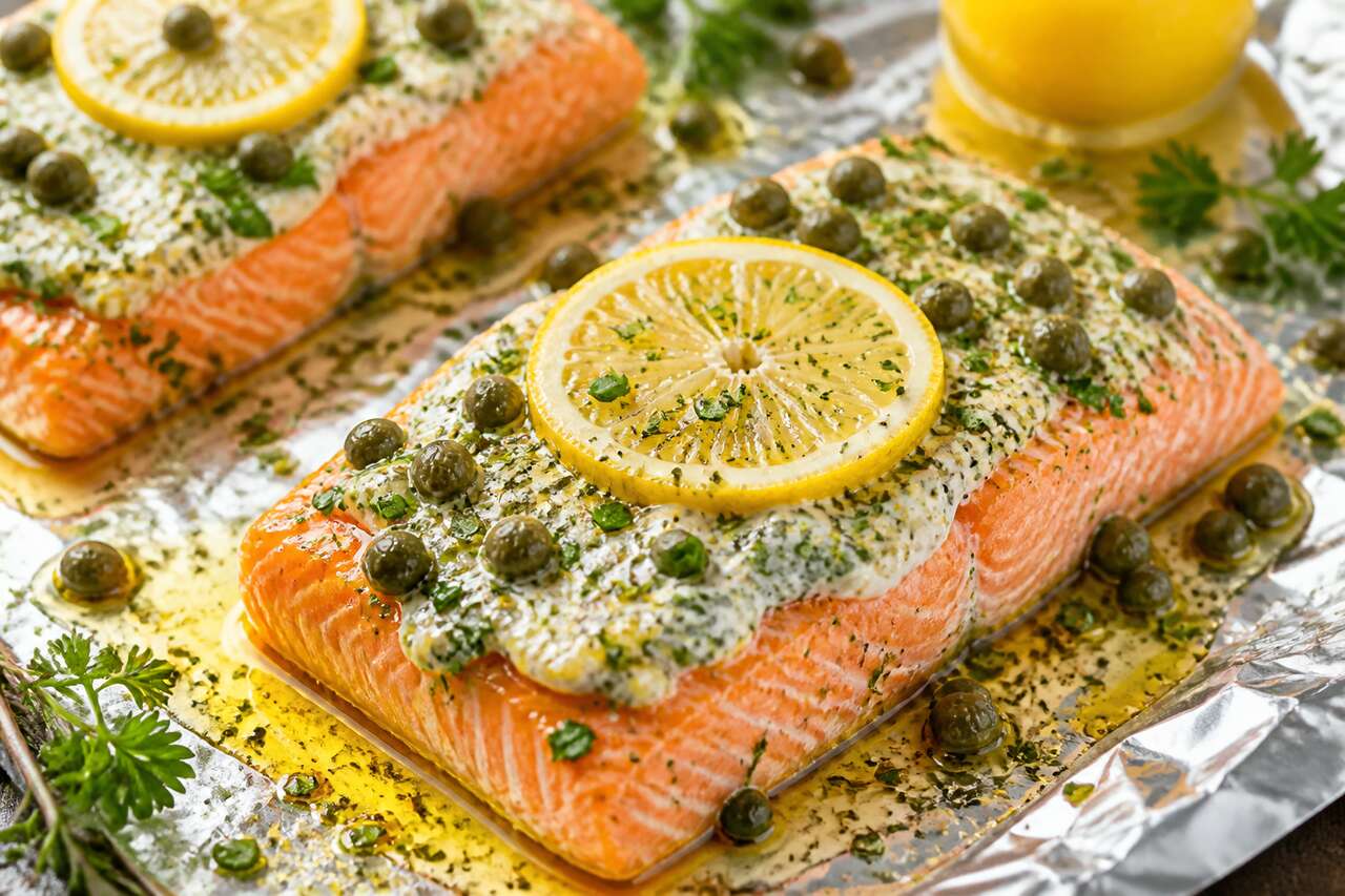 Papillotes de saumon aux herbes et fromage frais : recette gourmande