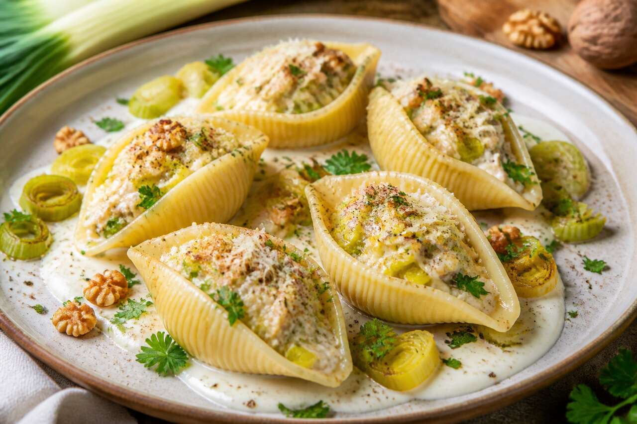 Conchiglioni aux poireaux et fromage aux noix : recette savoureuse