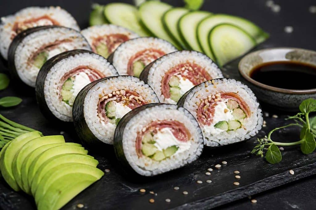 Maki au fromage et jambon cru : recette facile et délicieuse